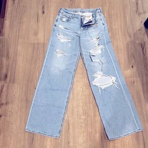 American Eagle Low Rise Skater Jean size 6 long light color